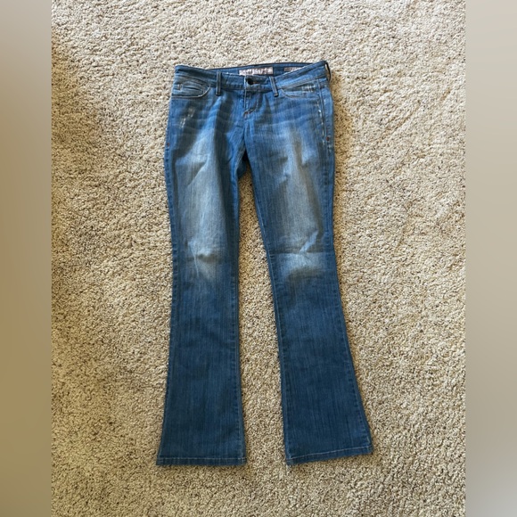 Guess Boot Ultra Low 28 - Picture 2 of 11